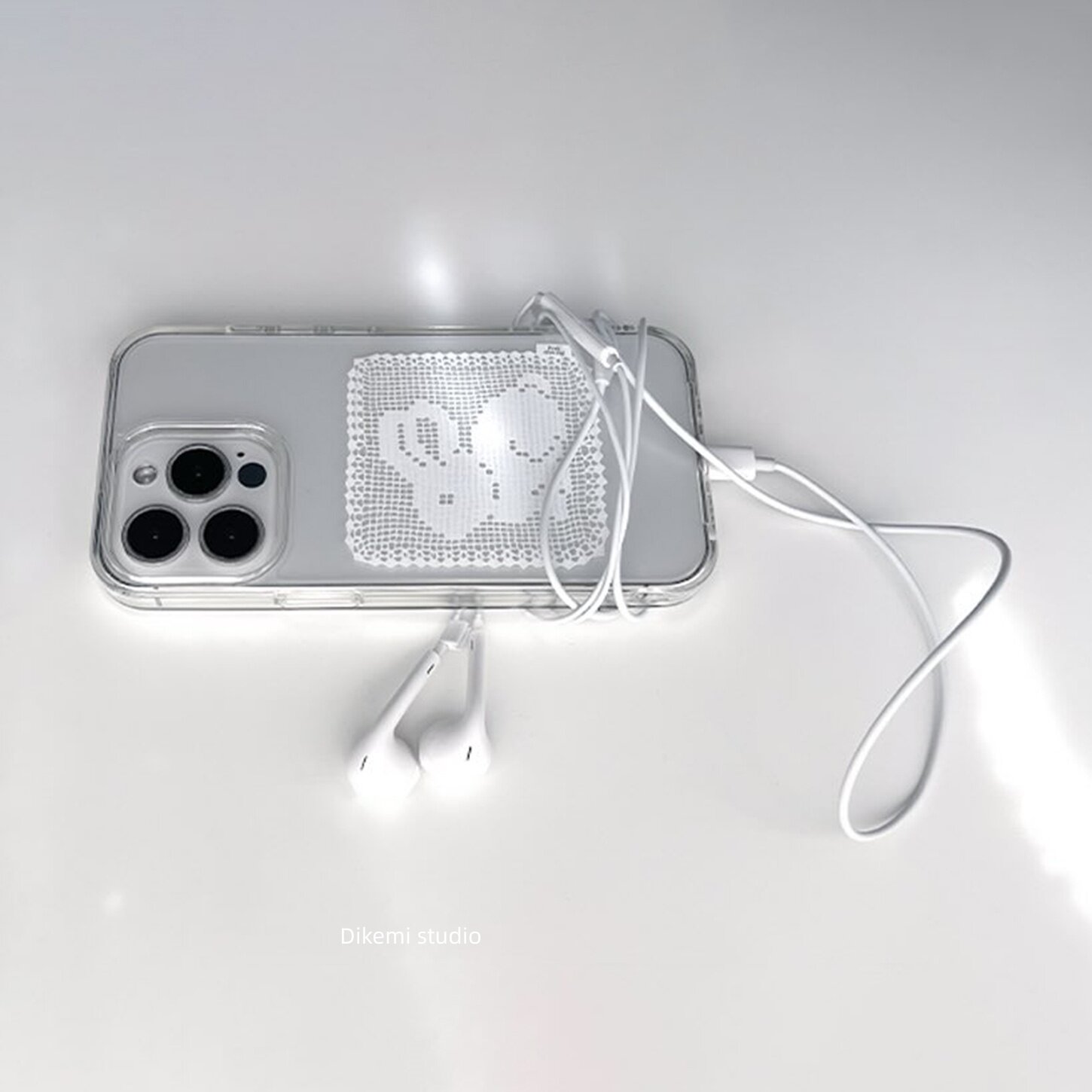 Korean Ins White Lace Pattern  - đánh giá và giá Resin Art Phone Case